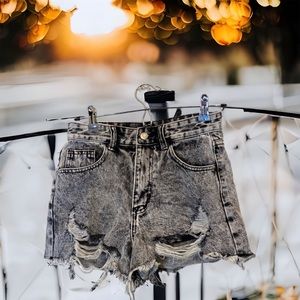 🩳NEW Shein Distressed Denim Shorts Size XS🩳